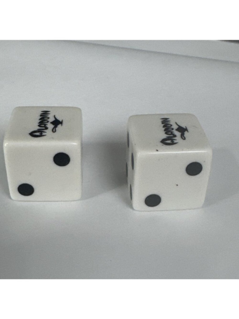 Vtg Aladdin Hotel Casino Set of 2 White Dice 80s 90s- mancave bar gamble - Picture 4 of 6